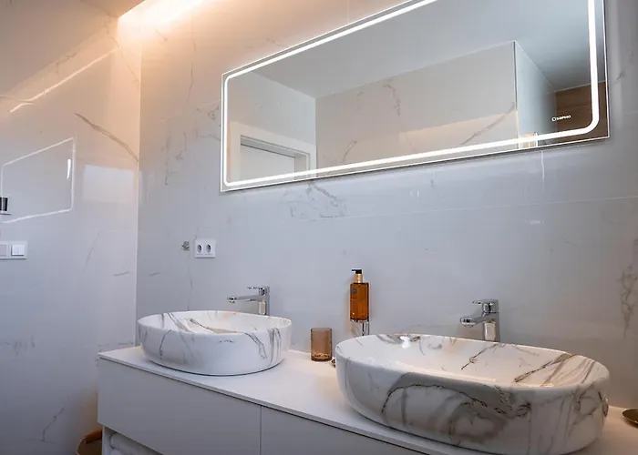 Kar-la Aparthotel *