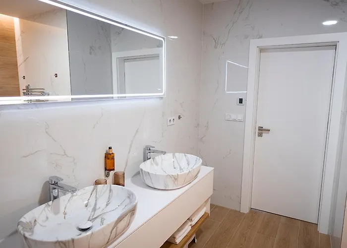Aparthotel Kar-la *