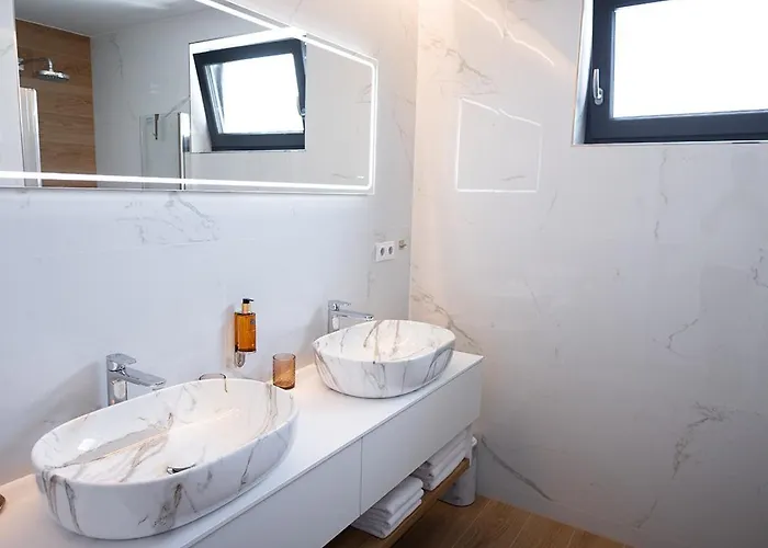 Kar-la Aparthotel *