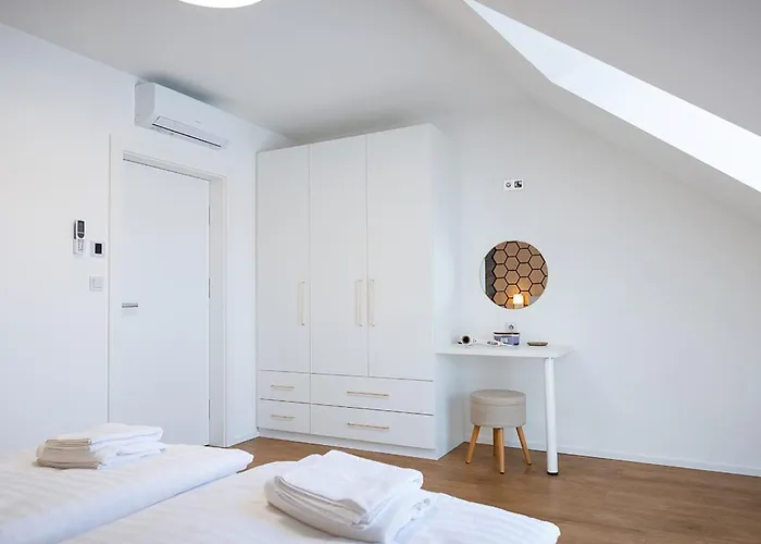Aparthotel Kar-la *